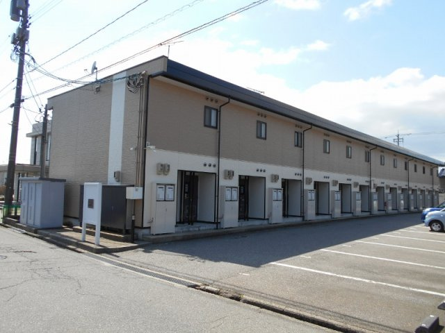 レオパレスロイヤルガーデン内免の外観