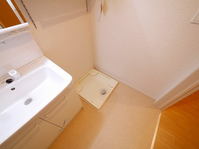 アメニティプラザ朱雀の洗面所|コンパクトで使いやすい洗面所