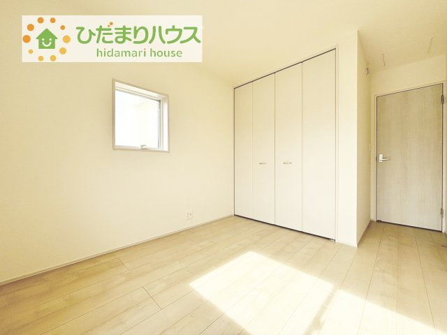 【洋室】 | 第2土浦市並木　新築戸建　2号棟 | お掃除しやすく、清潔感を保てるのでダニも発生しにくいフローリング♪