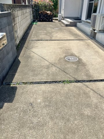 高塚新田戸建の駐車場