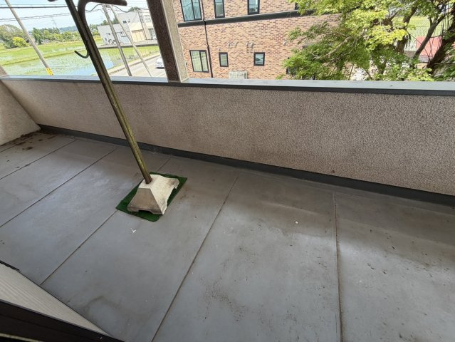 店舗・倉庫付き♪上高根沢中古戸建のバルコニー|陽当たり良好なバルコニーです