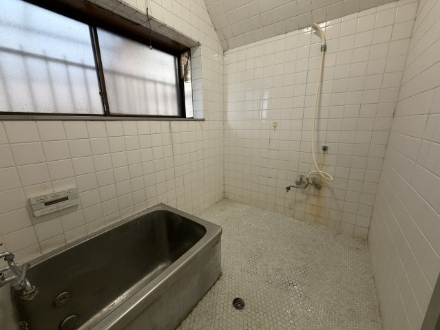 店舗・倉庫付き♪上高根沢中古戸建の浴室|お風呂です