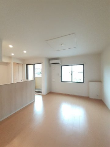クラール元山サウスＤの居間・リビング|使いやすい居間です