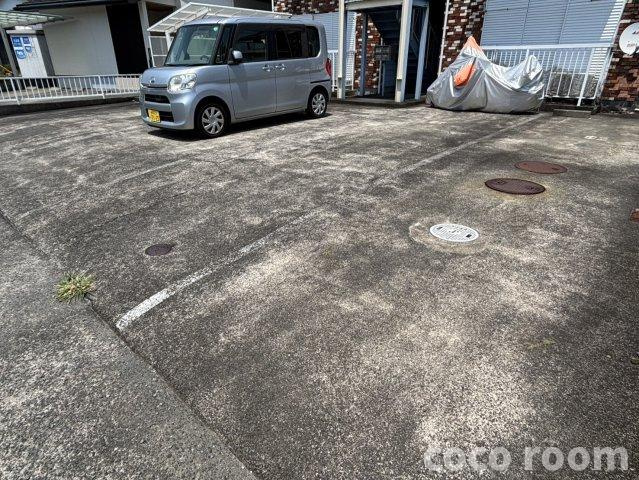 コアパレスひろはた の駐車場