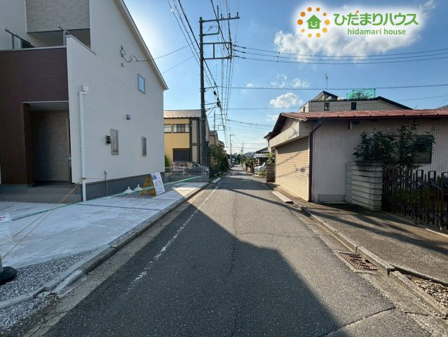鴻巣市神明　第4　新築一戸建て　リーブルガーデン　01の前面道路含む現地写真