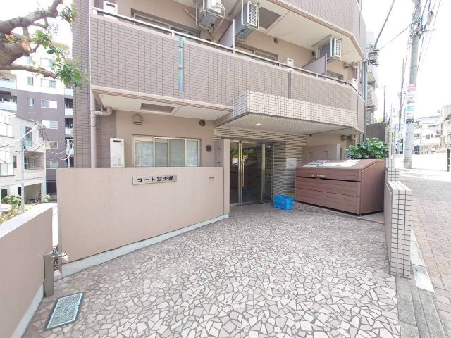 【エントランス】