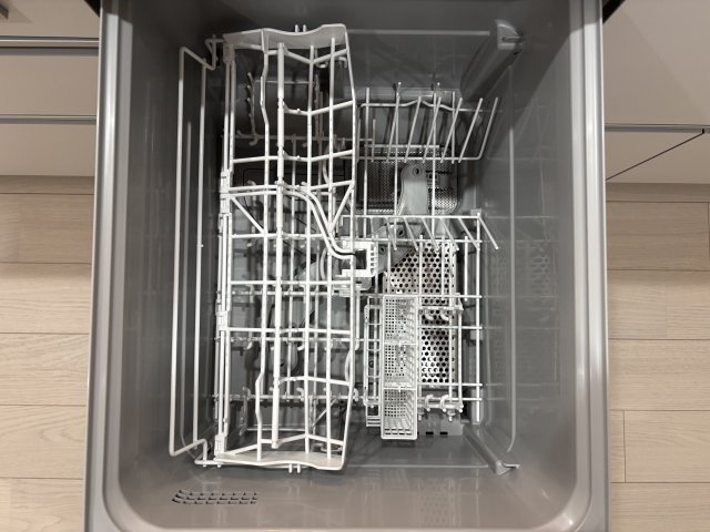 アメニティ富士見のキッチン|機能性と美しさを両立した「食器洗い乾燥機」。キッチン周りをスッキリさせ、美しくスタイリッシュな空間を保ちます。
