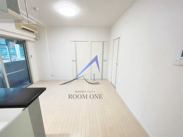 モアグランデ浜松町の居間・リビング|洋室のお部屋です。