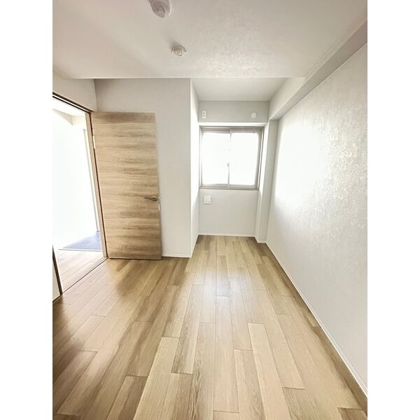 プルミエールK　岡崎市福岡町の洋室