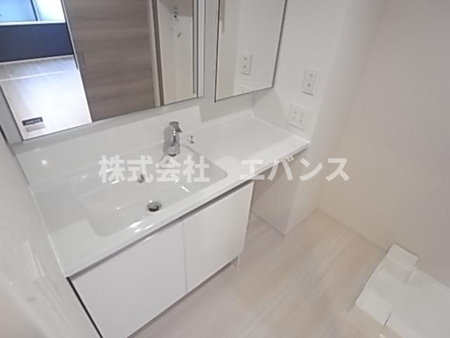 【独立洗面台】 | D-ROOM神明町Ⅱ　B | 独立洗面台、小物を置くことができて便利です