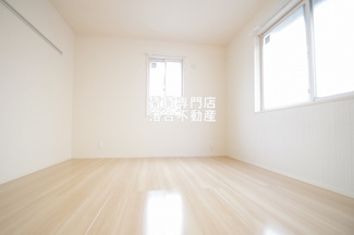 【寝室】 | メゾン ボナールA | 開放感のある寝室にもピッタリのお部屋