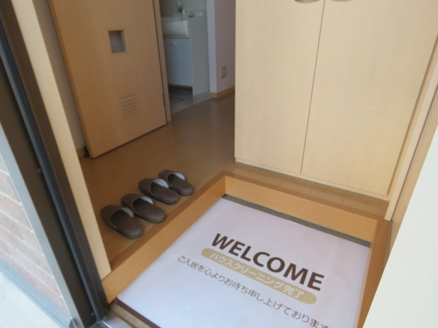 メゾンリシェスの玄関