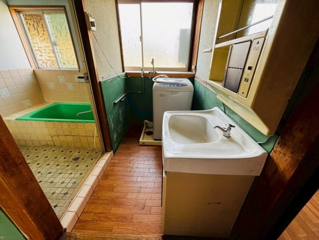 佐野市赤見町　中古物件の洗面所