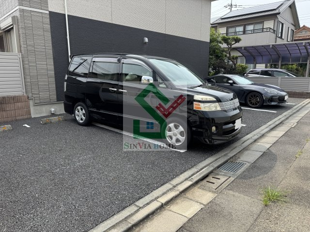 ラーク学園町の駐車場