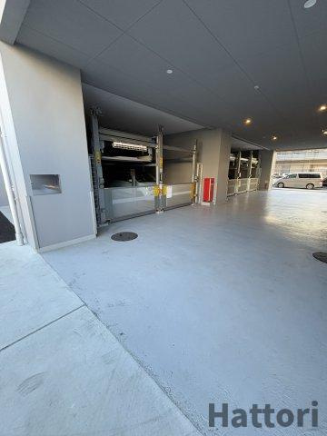 TOPAZ江坂の駐車場