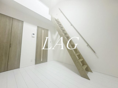 【居間・リビング】 | リシェス生田 | 洋室のお部屋です。