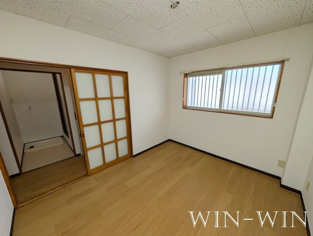 エルディム西町東の洋室