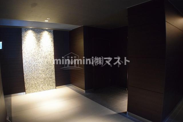 パークアクシス本町のロビー