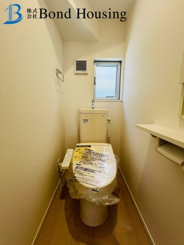 「リフォ済」「並列2台駐車可」福吉台　築6年のトイレ