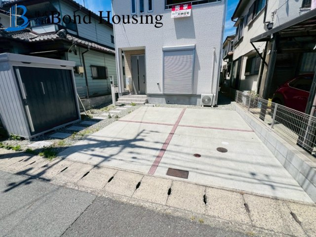 「リフォ済」「並列2台駐車可」福吉台　築6年の前面道路含む現地写真
