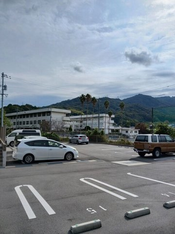 トランクワルＡの駐車場|駐車場に車を止められます