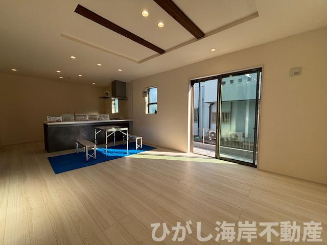 藤沢市羽鳥5丁目　新築戸建の居間・リビング|17帖　LDK