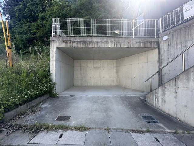 神戸市垂水区名谷町戸建の駐車場