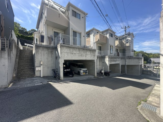 神戸市垂水区名谷町戸建の前面道路含む現地写真