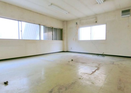 八尾市太田新町４丁目の工場