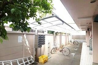 屋根付き駐輪スペース有