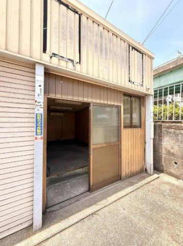 檜尾倉庫のエントランス