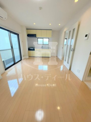 【居間・リビング】 | MTビル | こちらの居間で趣味の時間をお楽しみください
