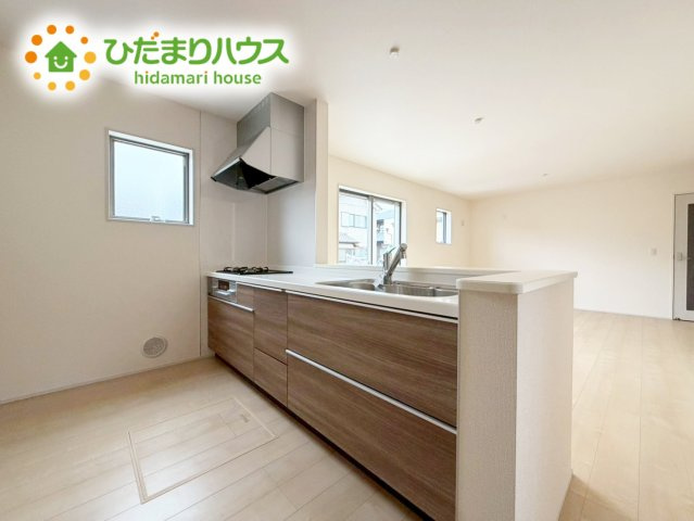 いわき市常磐上湯長谷町第2　新築戸建のキッチン|リビングを見渡せるキッチンはお子様を見ながらでも料理が出来て安心ですね☆