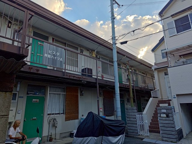 ビスタ岸部ハイツA棟の外観