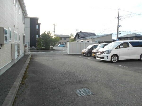 Sage(サージュ)の駐車場