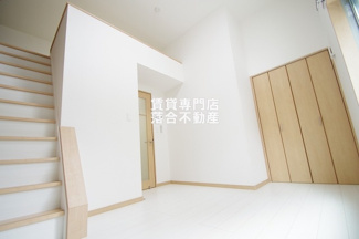 【居間・リビング】 | アイランドフラット | オシャレで綺麗なお部屋♪