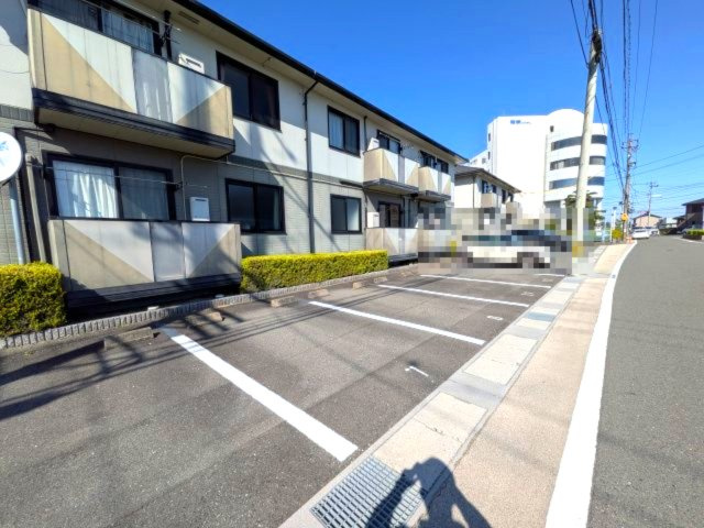 クレセントヴィラ日置江　Aの駐車場