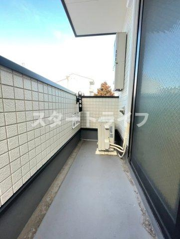 大阪市東淀川区東中島２丁目のアパートのバルコニー