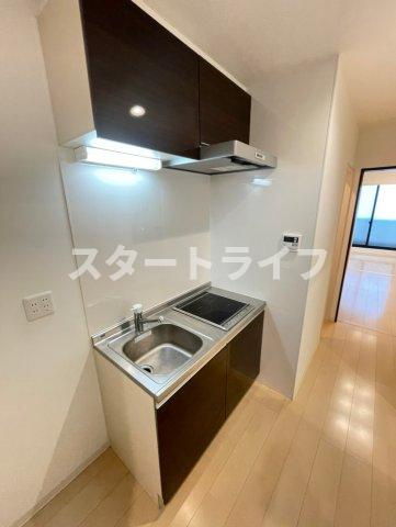大阪市東淀川区東中島２丁目のアパートのキッチン