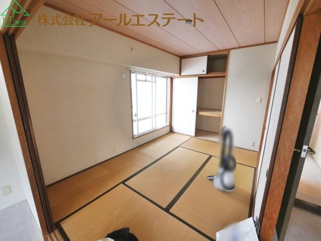ファミールハイツ加古川壱番館　　山陽電鉄「浜の宮駅」徒歩19分の和室