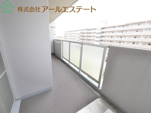 ファミールハイツ加古川壱番館　　山陽電鉄「浜の宮駅」徒歩19分のバルコニー