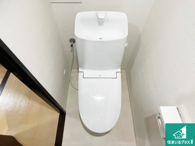 ライオンズマンション東加古川のトイレ|落ち着いた色で統一されたトイレ！