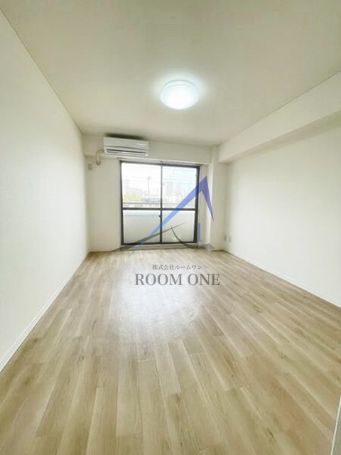 ドエル新小岩の居間・リビング|洋室のお部屋です。