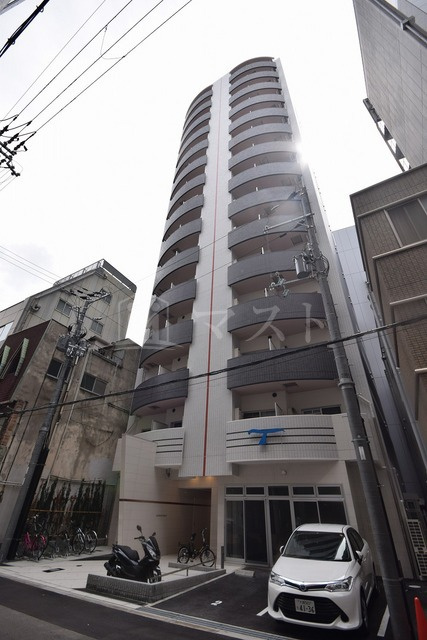 セレニテ梅田ESTの外観