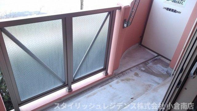 ハミングバード上吉田のバルコニー|バルコニーからの眺めを楽しみながら食事をしませんか
