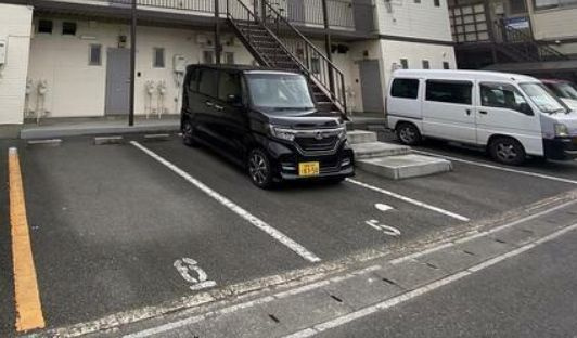 アーバンハイムⅠの駐車場