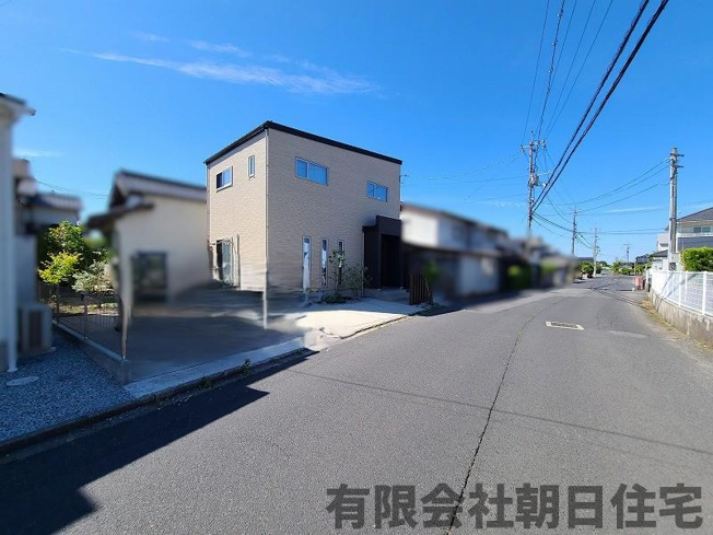 【前面道路含む現地写真】 | 東出雲町出雲郷築浅中古戸建 | 前面道路含む現地写真です
