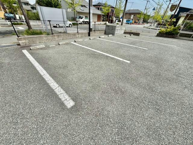 グランドソレーユの駐車場