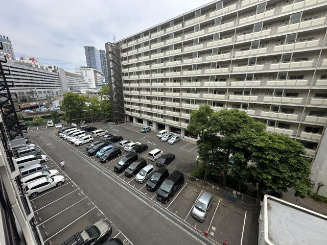 横浜スカイハイツの駐車場|駐車場の空き状況については、アスカホームへお気軽にお尋ねください。