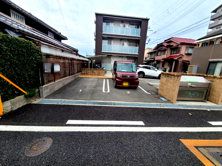 サニーヒルズ旭の駐車場